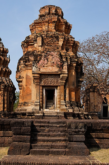 16-Prasat Sikhoraphum-006